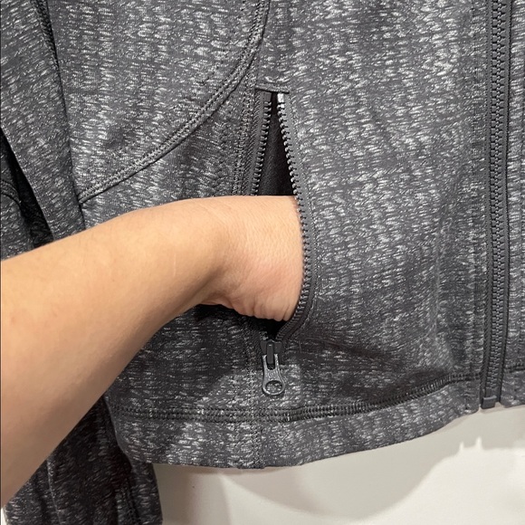 Lululemon Forme Jacket Cuffins  Ziggy Wee October Angel Wing size 10 - Picture 7 of 14